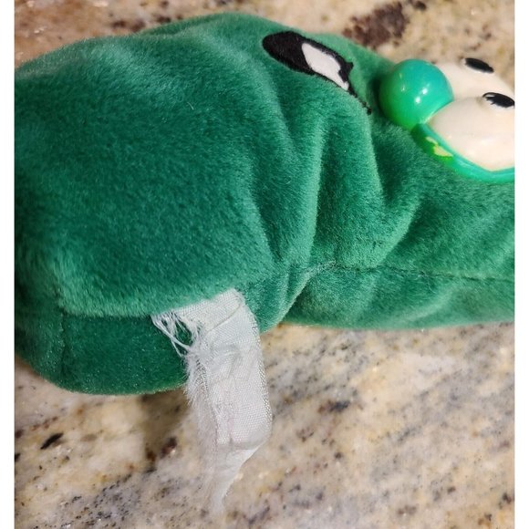 Veggietales VHS Lot of 4. 3 are New Sealed. And 3 Plush Tomato Cucumber - Picture 10 of 12